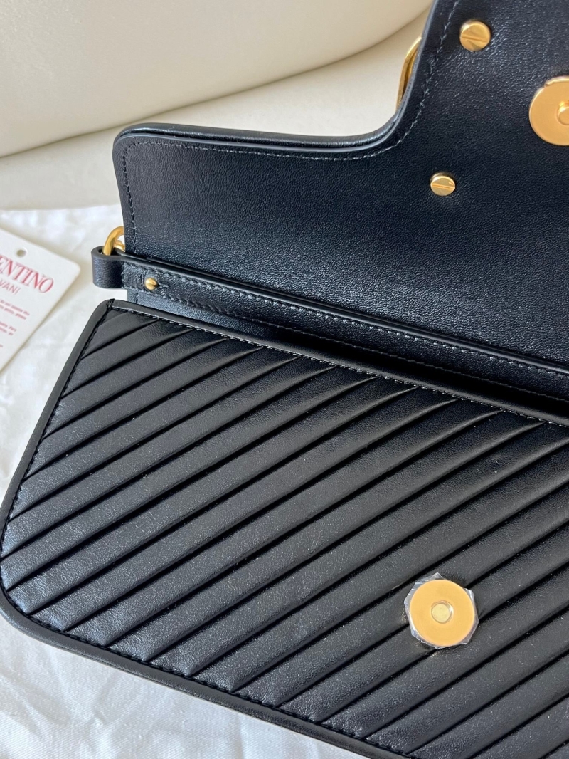 Va1e*ntin0 satchel bag